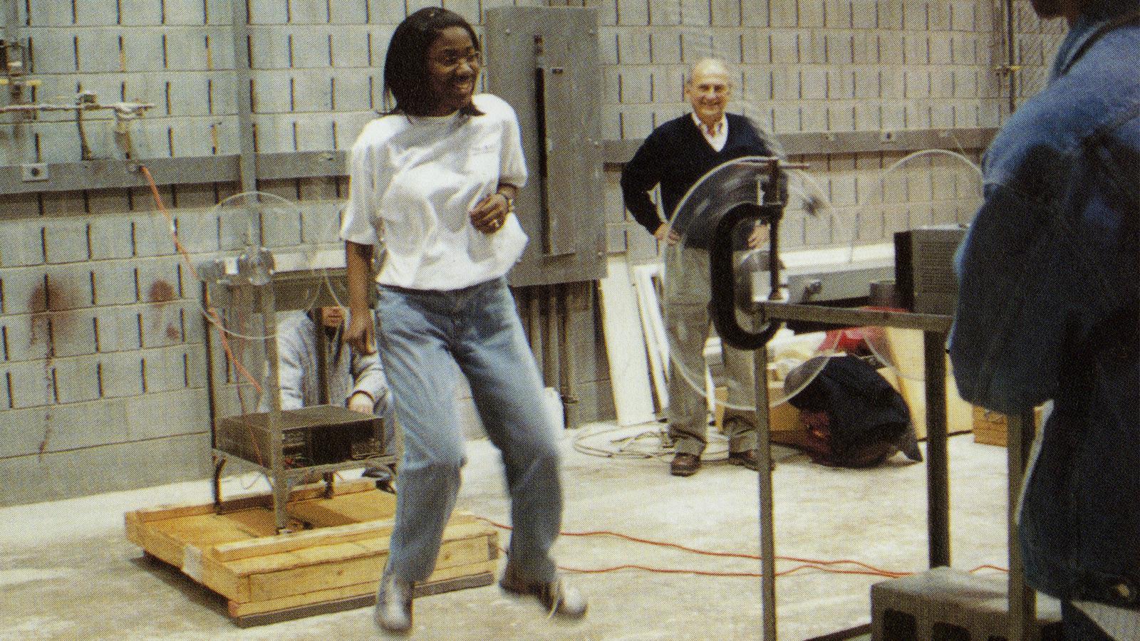 A college student jumps double Dutch using a machine she invented