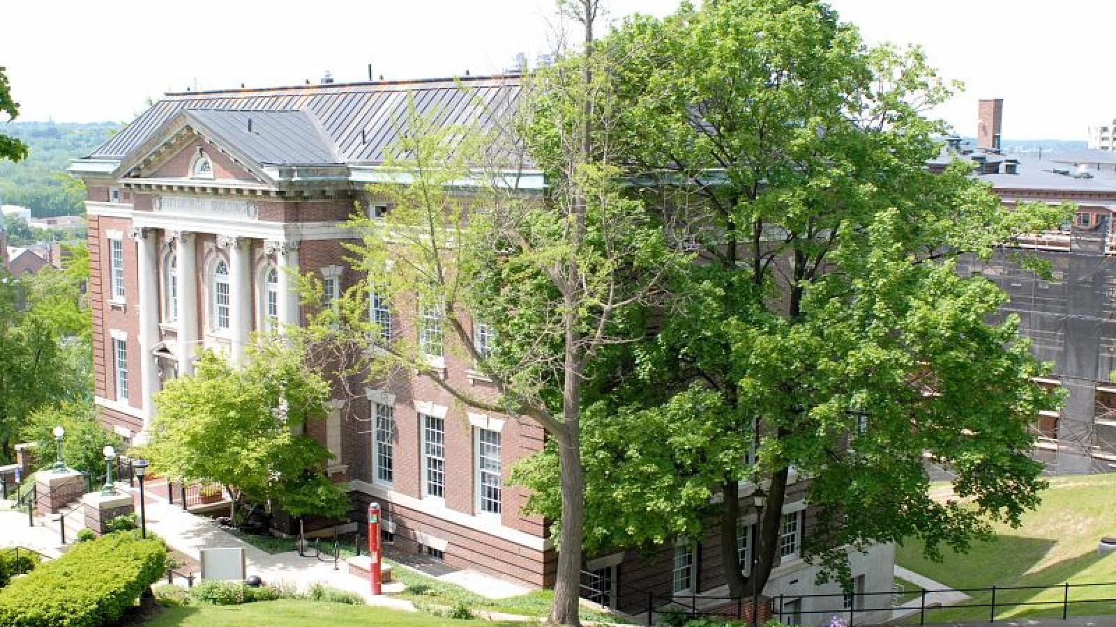 RPI Announces New Business Degrees with a STEM Focus  